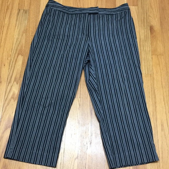Liz Claiborne Pants - Liz Claiborne Black/White Stripped Cropped Pants